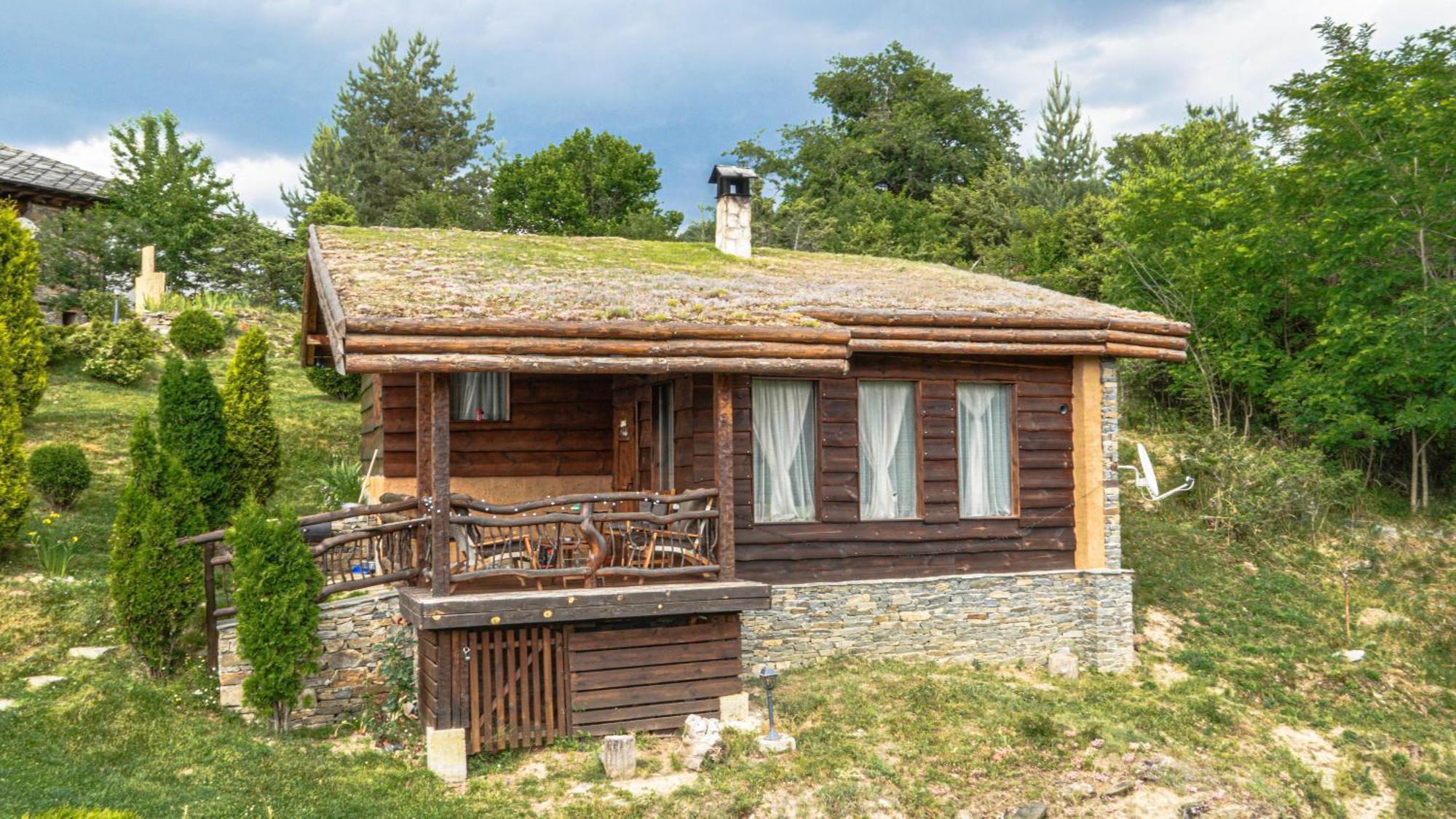 Панорама Хаус Лещен И Еко Къщи Дървена И Землянка Exterior foto