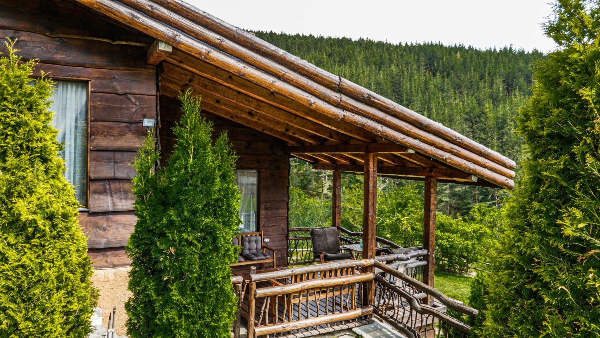 Панорама Хаус Лещен И Еко Къщи Дървена И Землянка Exterior foto
