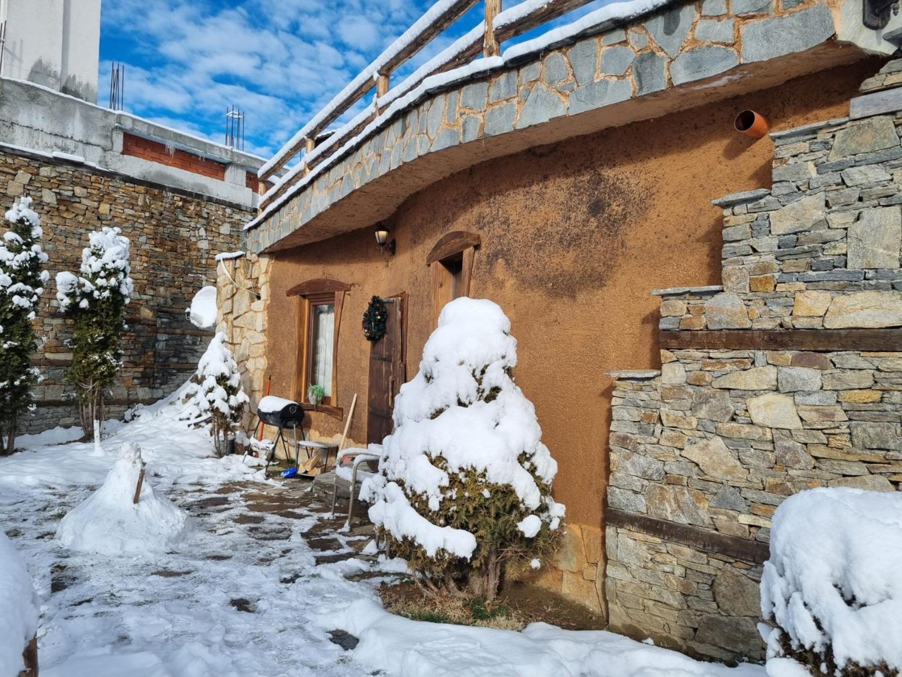 Панорама Хаус Лещен И Еко Къщи Дървена И Землянка Exterior foto