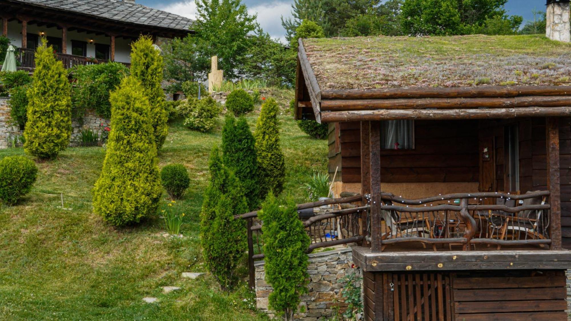 Панорама Хаус Лещен И Еко Къщи Дървена И Землянка Exterior foto